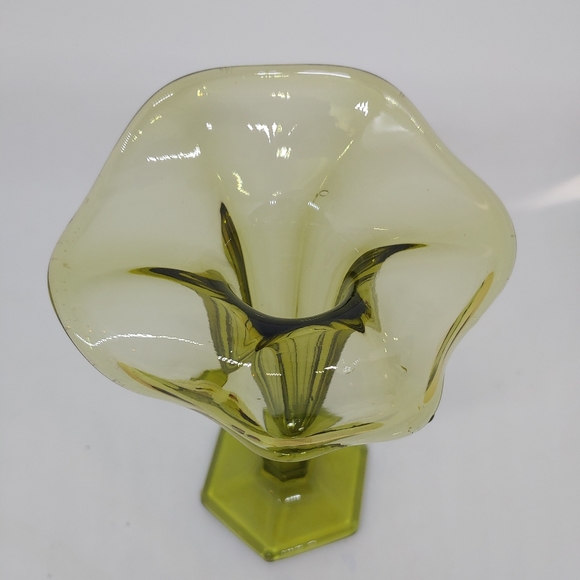 Westmoreland Avocado Green Jack in the Pulpit Glass Vase - Picture 10 of 10